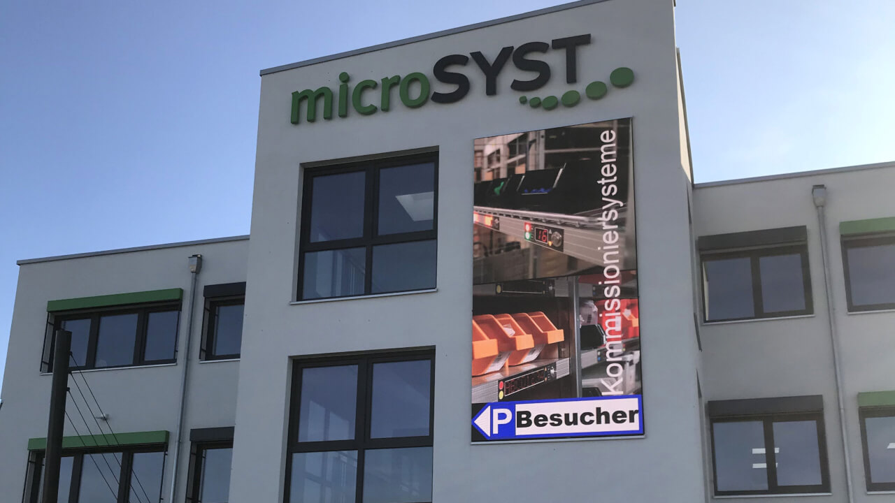 Світлодіодній медіафасад на будівлі microSYST, вигляд 4